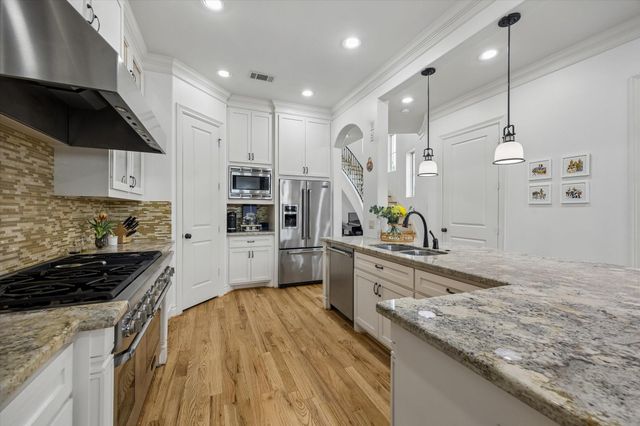 708 Asbury Street, Houston, TX 77007