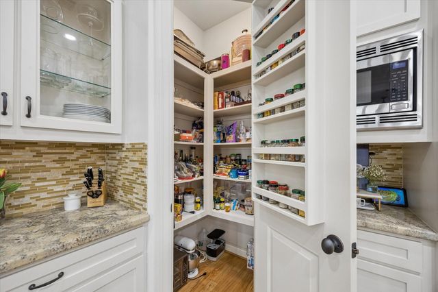 708 Asbury Street, Houston, TX 77007