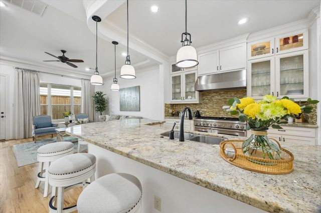 708 Asbury Street, Houston, TX 77007