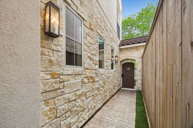 708 Asbury Street, Houston, TX 77007