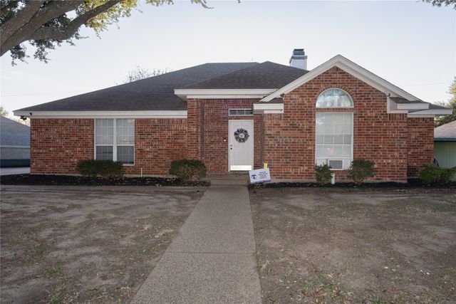 949 Crested Butte Drive, Hewitt, TX 76643