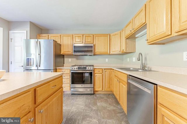 27 CREEKSIDE DR, Pottstown, PA 19464