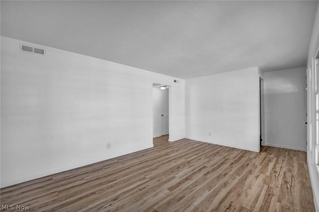 424 E 308th Street, Willowick, OH 44095