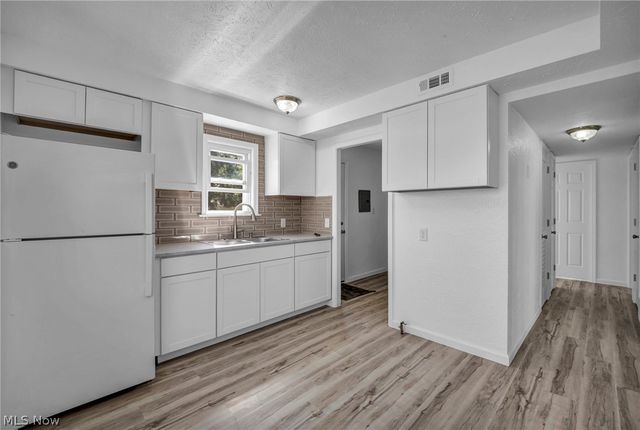 424 E 308th Street, Willowick, OH 44095