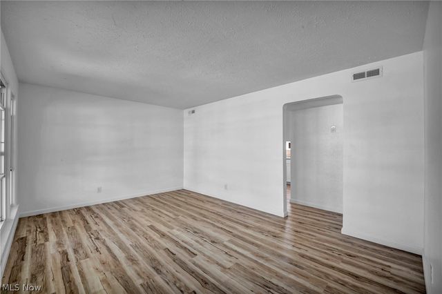 424 E 308th Street, Willowick, OH 44095