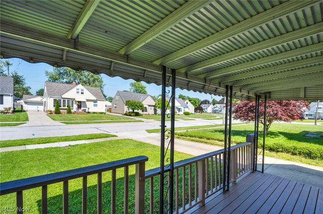 424 E 308th Street, Willowick, OH 44095