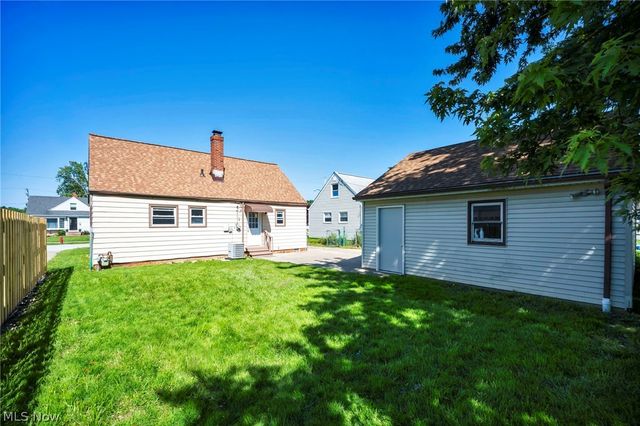 424 E 308th Street, Willowick, OH 44095