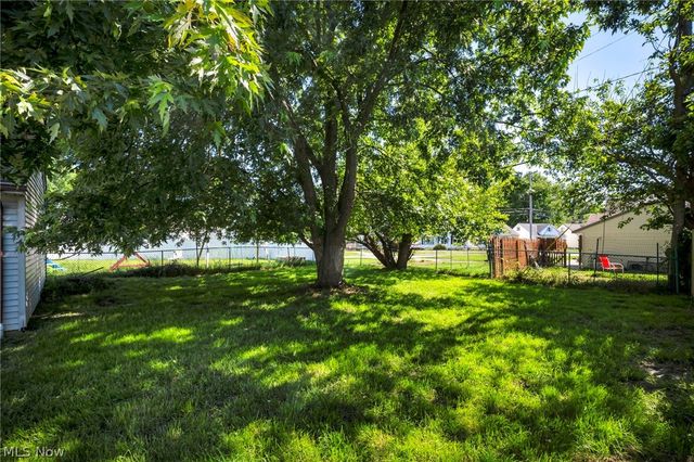 424 E 308th Street, Willowick, OH 44095