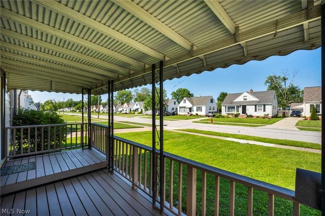 424 E 308th Street, Willowick, OH 44095