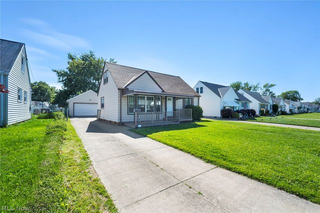 424 E 308th Street, Willowick, OH 44095