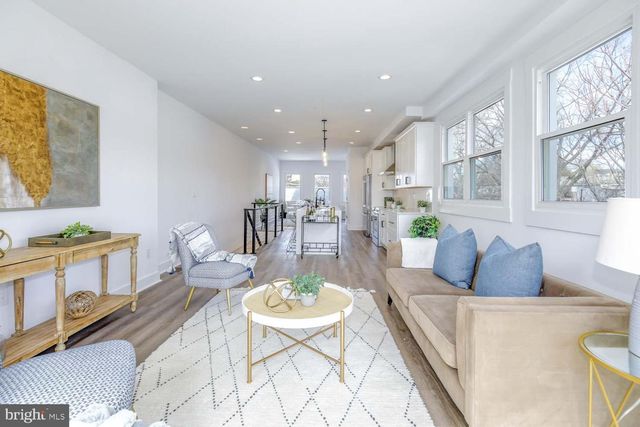 424 TAYLOR ST NW #B, Washington, DC 20011