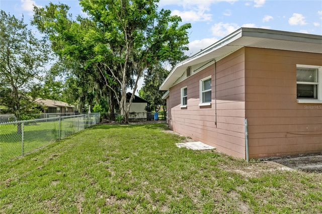 5225 PEACH AVENUE, Seffner, FL 33584