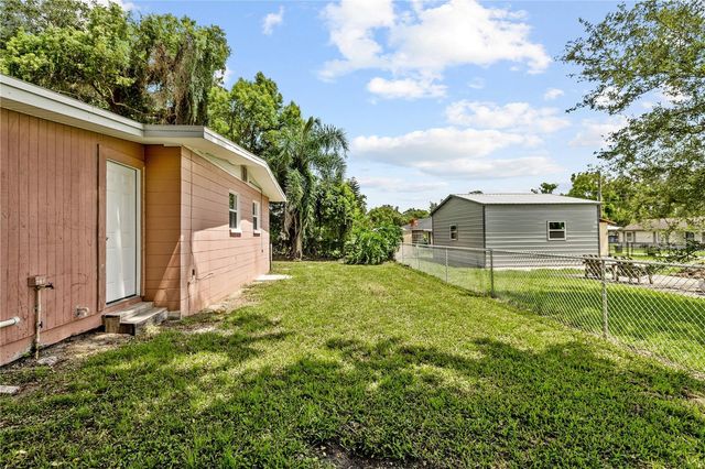 5225 PEACH AVENUE, Seffner, FL 33584