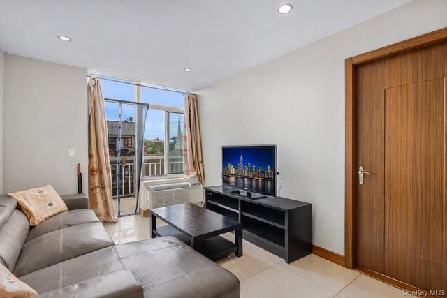 3717 111th Street 4F, Corona, NY 11368