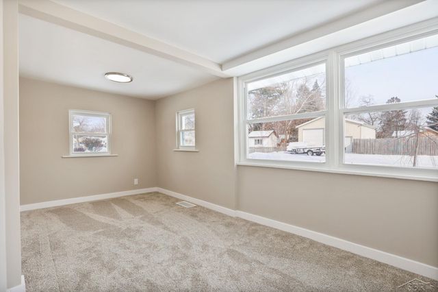 39 Spruce Ridge Drive, Bay City, MI 48706