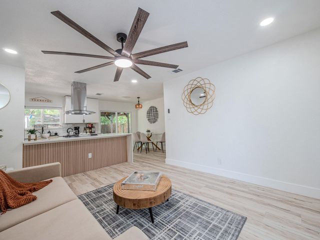 2306 Peppertree CT, Austin, TX 78744