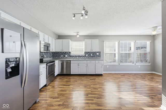 584 Springtree Lane, Avon, IN 46123