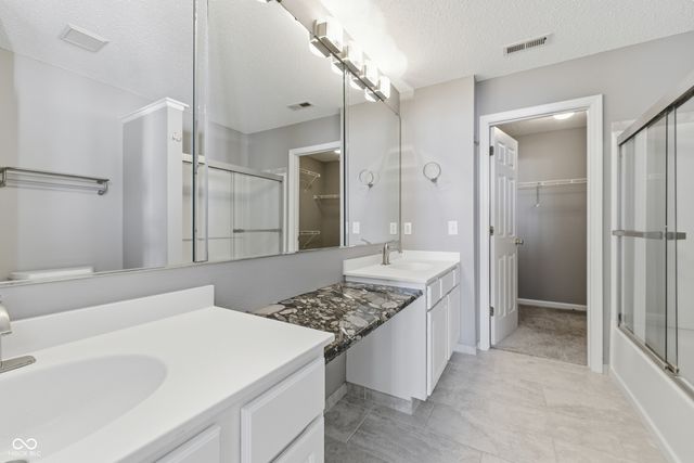 584 Springtree Lane, Avon, IN 46123