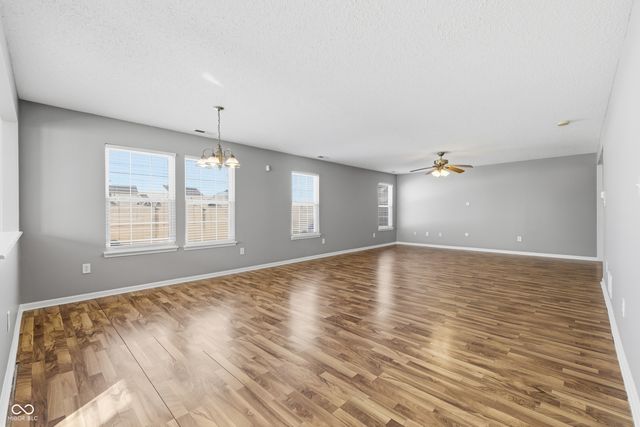 584 Springtree Lane, Avon, IN 46123