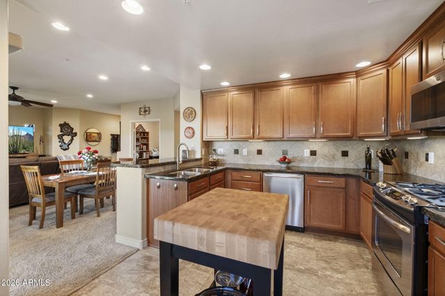 21320 N 56TH Street 2110, Phoenix, AZ 85054