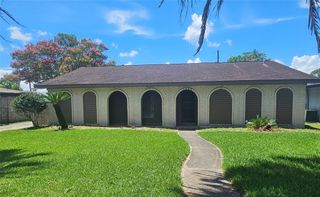 3008 Tipps Drive, Nederland, TX 77627