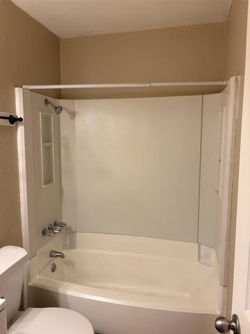 9902 Roxanna DR D, Austin, TX 78748