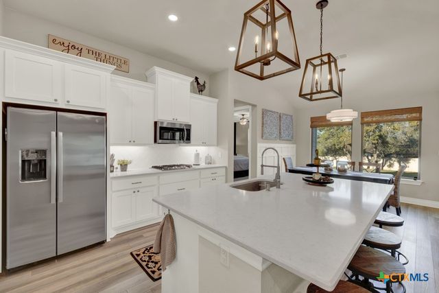 1730 Bella Vista, Canyon Lake, TX 78133