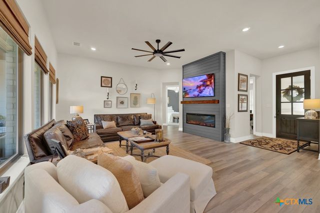 1730 Bella Vista, Canyon Lake, TX 78133