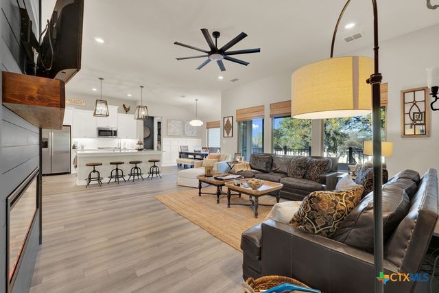 1730 Bella Vista, Canyon Lake, TX 78133