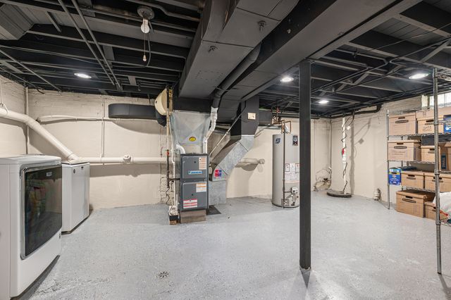 8449 N Kedvale Avenue, Skokie, IL 60076