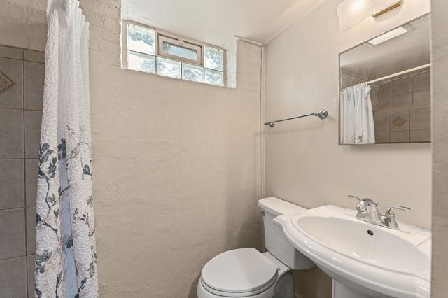 8449 N Kedvale Avenue, Skokie, IL 60076