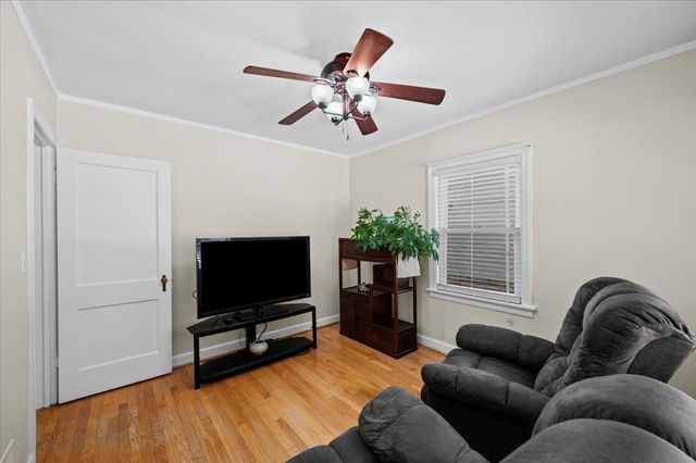 8449 N Kedvale Avenue, Skokie, IL 60076