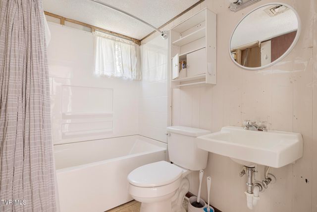 317 Simmons Avenue, Erwin, TN 37650