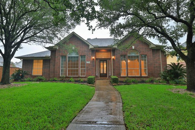 17222 Leeside Drive, Tomball, TX 77377