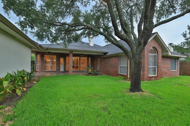 17222 Leeside Drive, Tomball, TX 77377