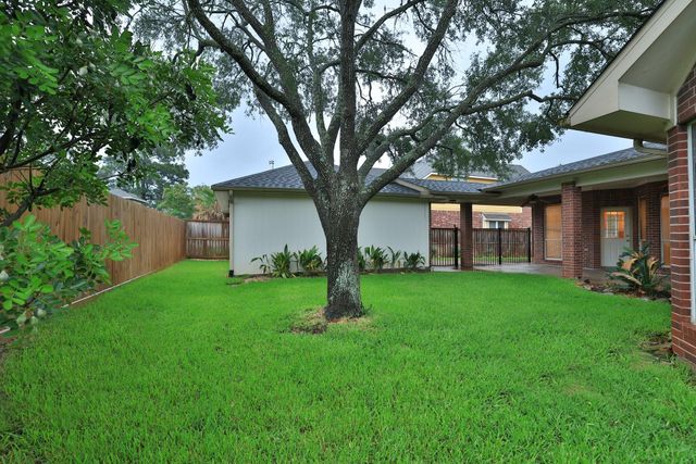 17222 Leeside Drive, Tomball, TX 77377