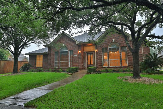 17222 Leeside Drive, Tomball, TX 77377