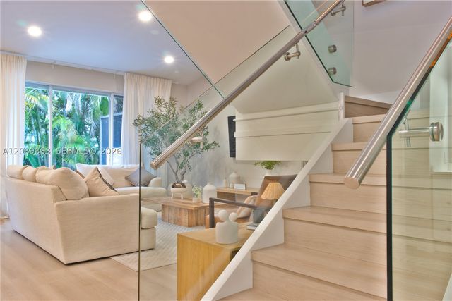 4759 NW 98th Pl, Doral, FL 33178