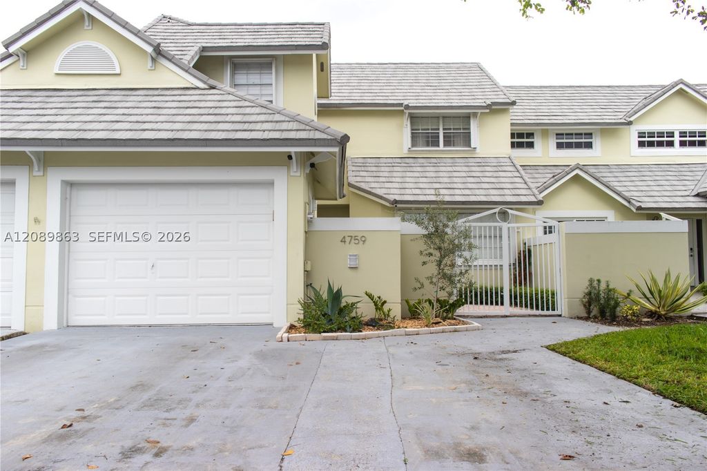 4759 NW 98th Pl, Doral, FL 33178