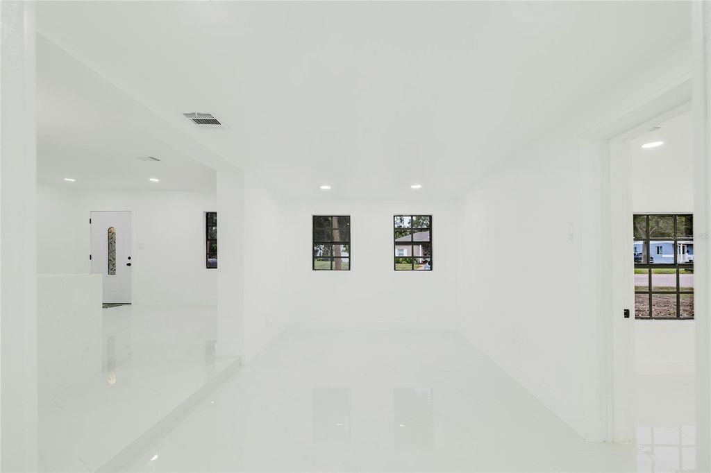 Image 16 of property listing at 3546 BOCA CIEGA DRIVE N, St Petersburg, FL 33710