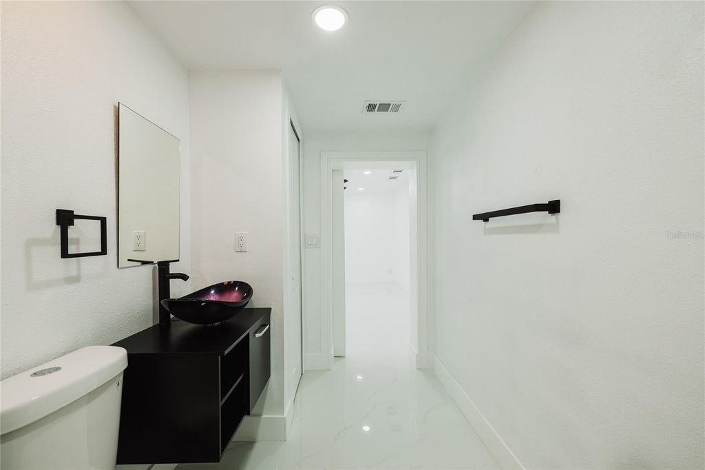 Image 18 of property listing at 3546 BOCA CIEGA DRIVE N, St Petersburg, FL 33710