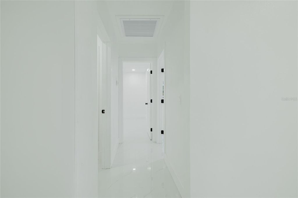 Image 23 of property listing at 3546 BOCA CIEGA DRIVE N, St Petersburg, FL 33710