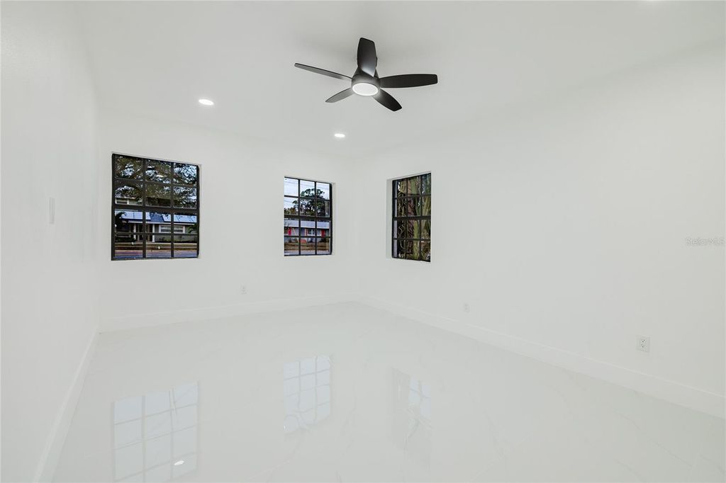 Image 24 of property listing at 3546 BOCA CIEGA DRIVE N, St Petersburg, FL 33710