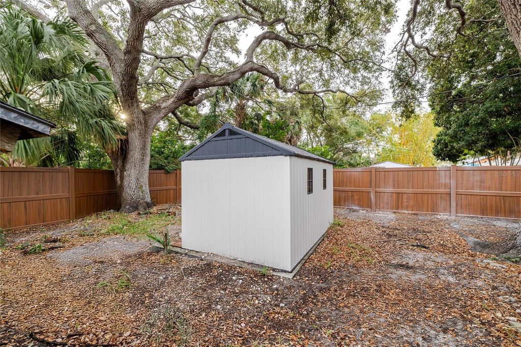 Image 35 of property listing at 3546 BOCA CIEGA DRIVE N, St Petersburg, FL 33710