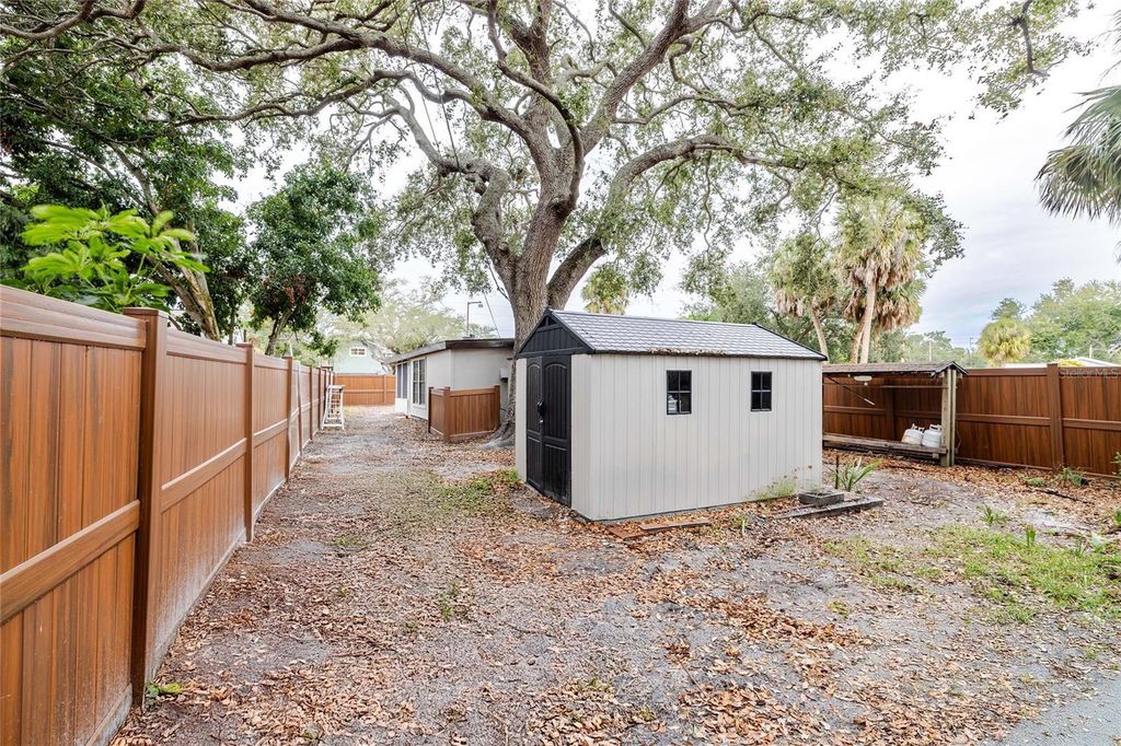 Image 36 of property listing at 3546 BOCA CIEGA DRIVE N, St Petersburg, FL 33710