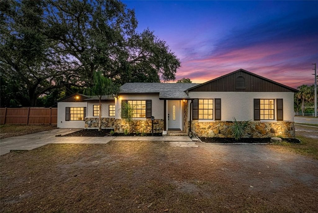 Image 44 of property listing at 3546 BOCA CIEGA DRIVE N, St Petersburg, FL 33710