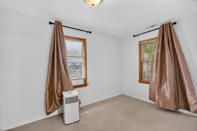 820 Maple Street, West Des Moines, IA 50265