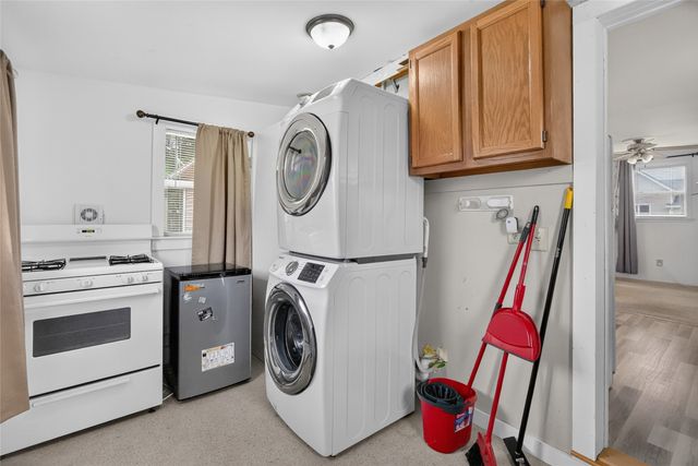 820 Maple Street, West Des Moines, IA 50265
