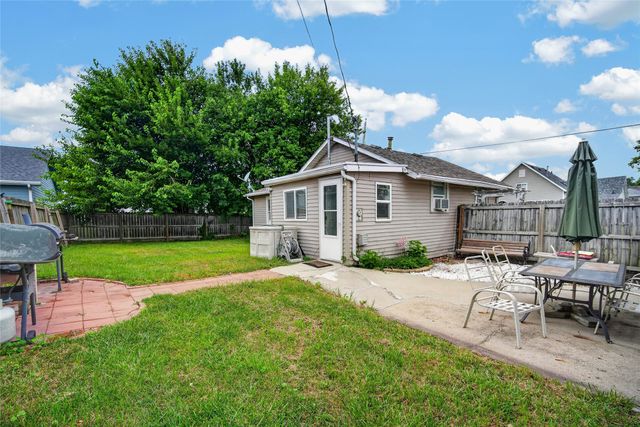820 Maple Street, West Des Moines, IA 50265