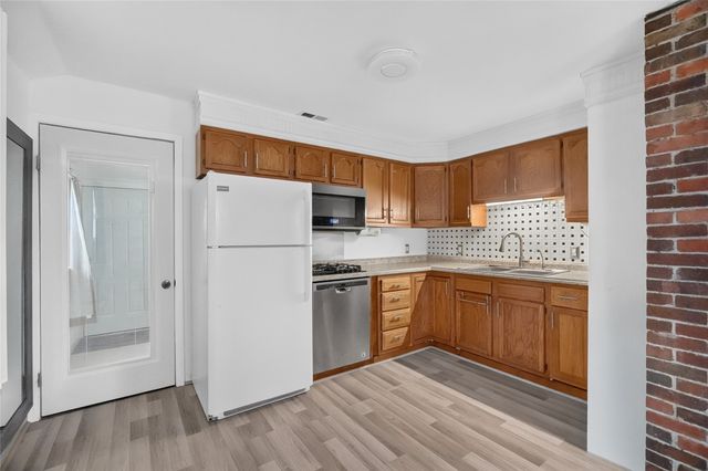 820 Maple Street, West Des Moines, IA 50265